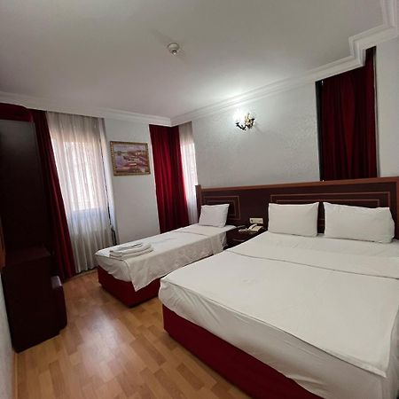 Red White Hotel Istanbul Exterior photo