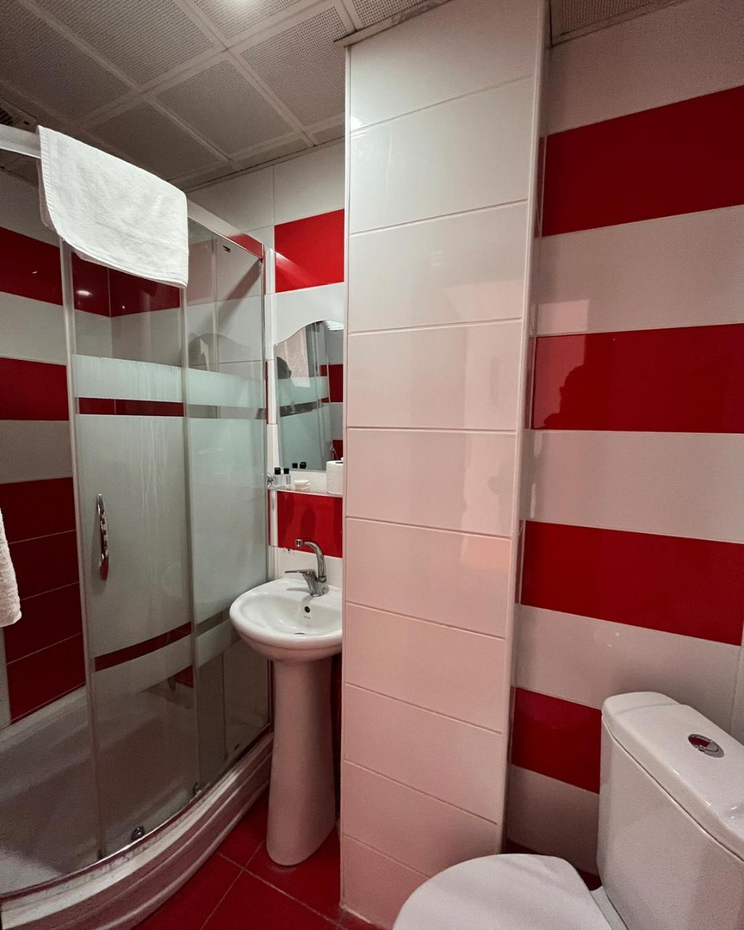 Red White Hotel Istanbul Exterior photo