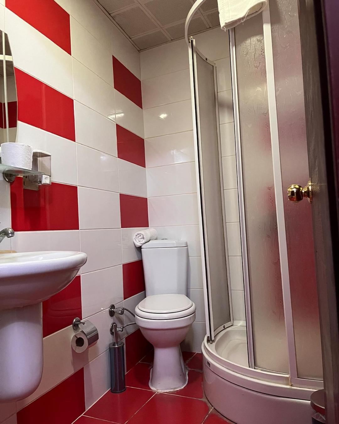 Red White Hotel Istanbul Exterior photo