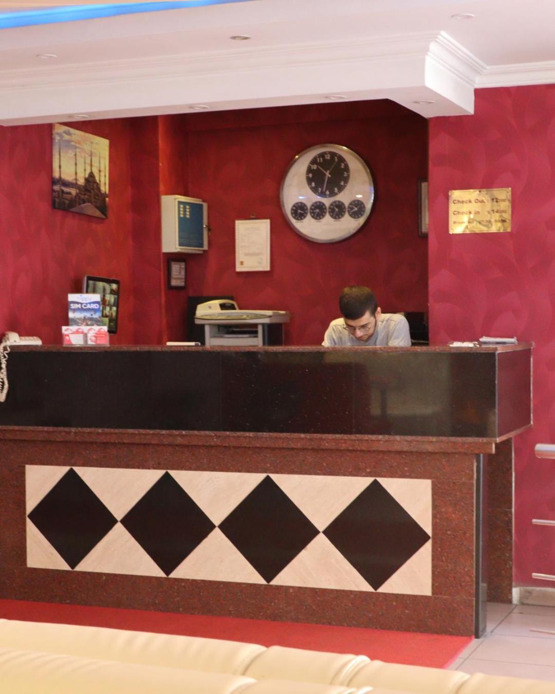 Red White Hotel Istanbul Exterior photo